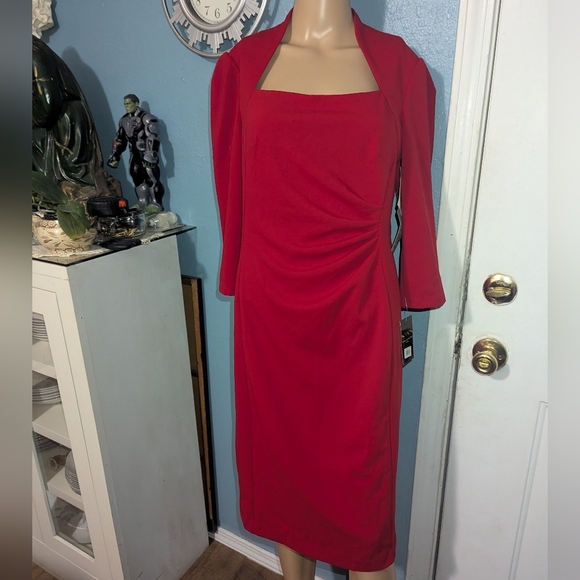 Tahali Elegant Red Women's Dress - Picture 2 of 8